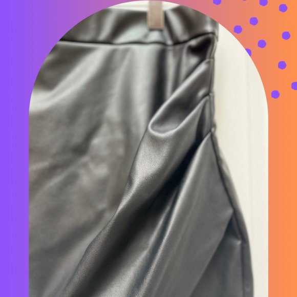 Dynamite Faux Leather Mini Skirt Size Large - Picture 3 of 5